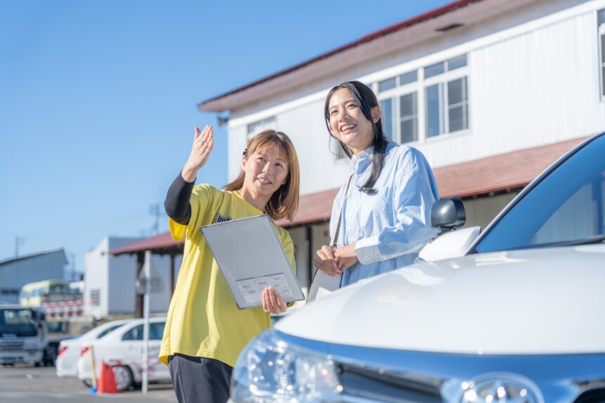 六日町自動車学校指導員と生徒